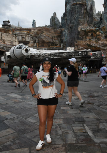 Patricia con el Halcón Milenario en Hollywood Studios
